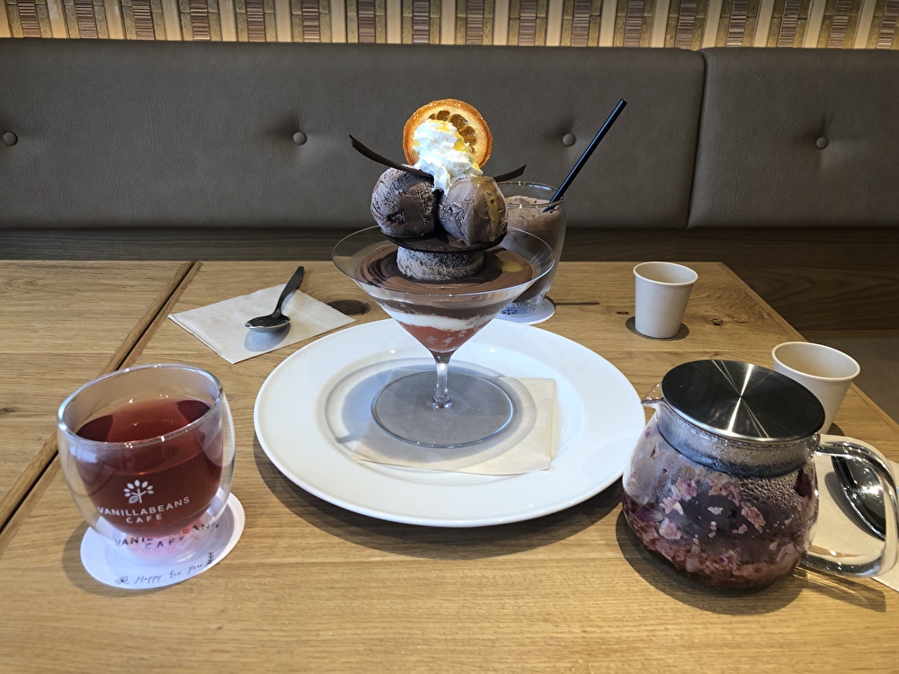 横浜ハンマーヘッドの『バニラビーンズ ザ ロースタリー』の1日10食限定のチョコレートパフェ